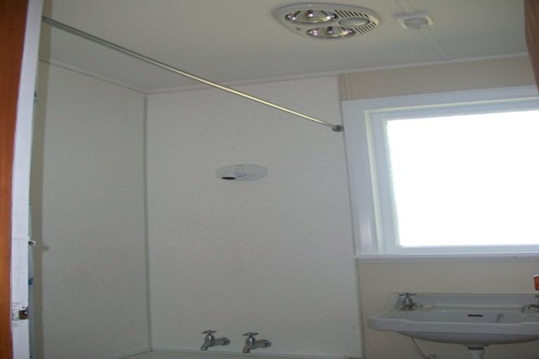 Photo of property in 37 Lambeth Crescent, Redwood, Christchurch, 8051