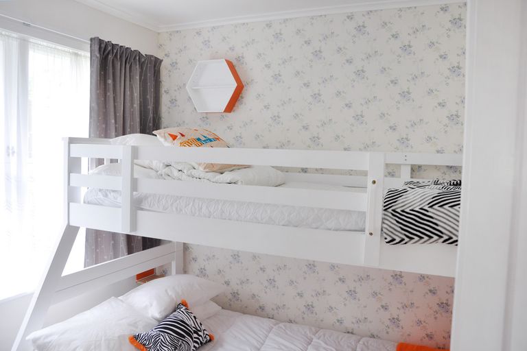 Photo of property in 8 Hillside Crescent, Leigh, 0985