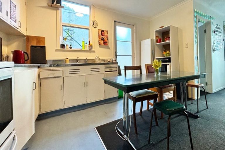 Photo of property in 6 Hanson Street, Mount Cook, Wellington, 6021