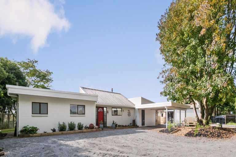 Photo of property in 35 Marae O Rehia Road, Karioitahi, Waiuku, 2683