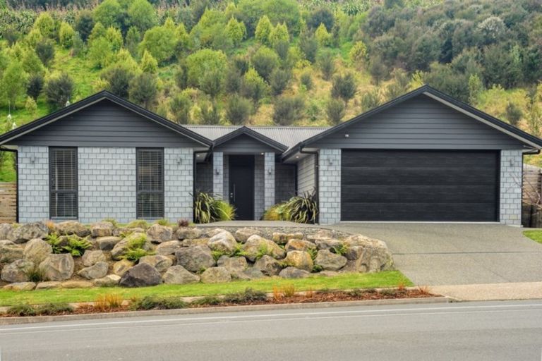 Photo of property in 291 Lakes Boulevard, Pyes Pa, Tauranga, 3112