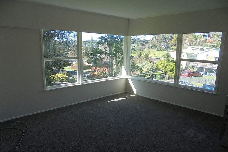 Photo of property in 1/24 Sovereign Place, Glenfield, Auckland, 0629
