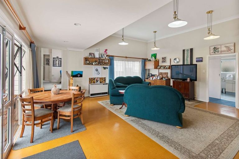 Photo of property in 137 Raleigh Street, Brixton, Waitara, 4382
