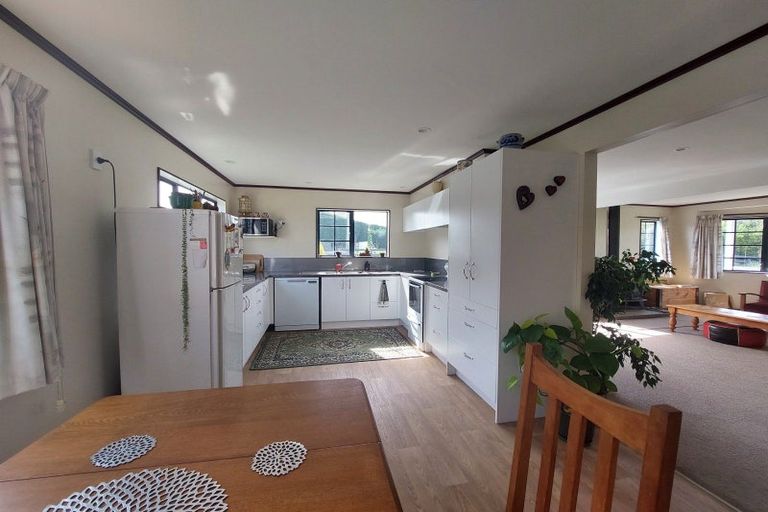 Photo of property in 33 Railway Terrace, Ohau, Levin, 5570