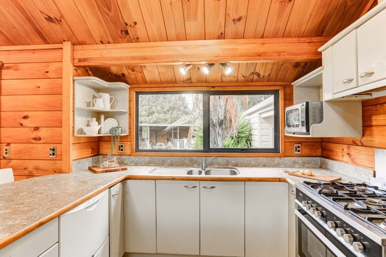 Photo of property in 12 Pickwick Road, Otamatea, Whanganui, 4571