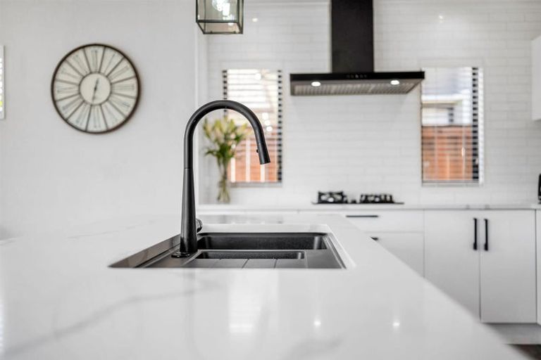 Photo of property in 14 Heidi Crescent, Flat Bush, Auckland, 2016