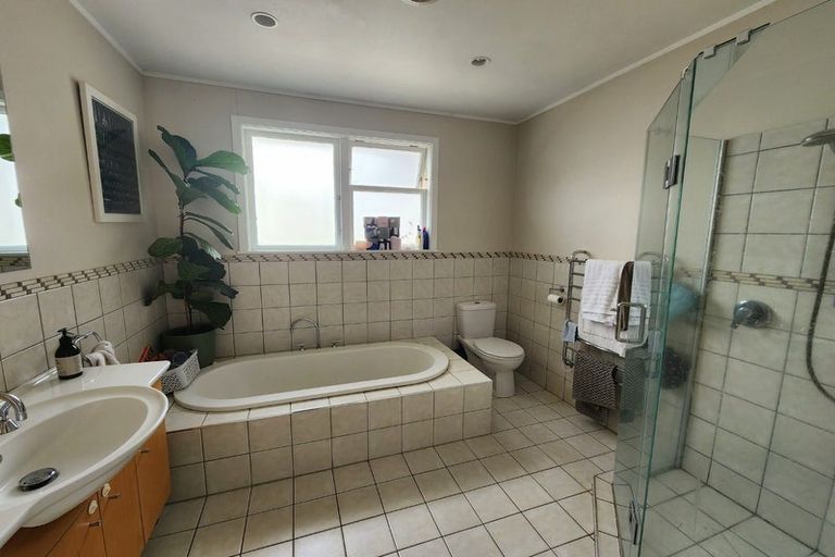 Photo of property in 76 Campbell Road, One Tree Hill, Auckland, 1061