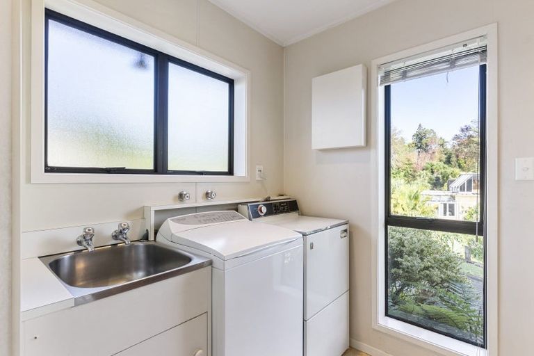 Photo of property in 24 Bert Wilson Place, Cockle Bay, Auckland, 2014