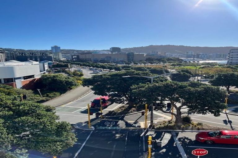 Photo of property in Fountain Court, 6/48 Oriental Parade, Oriental Bay, Wellington, 6011