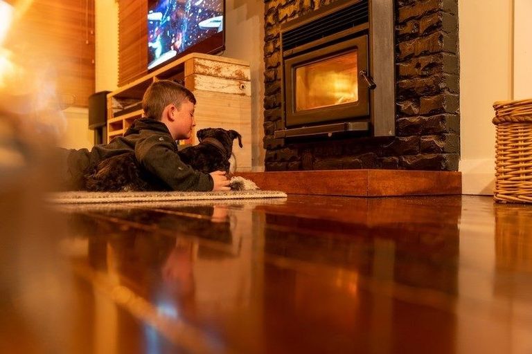 Photo of property in 6 Rauparaha Street, Waikanae Beach, Waikanae, 5036