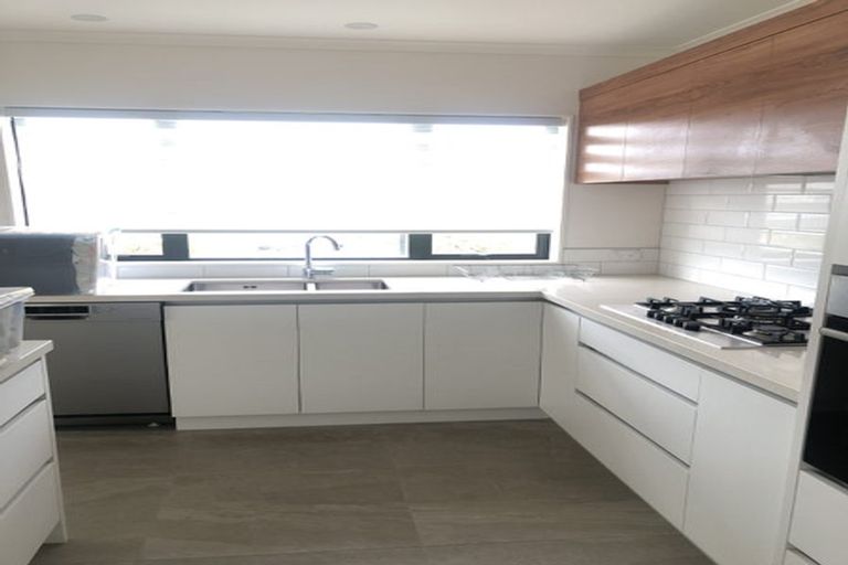 Photo of property in 10 Carthey Road, Wainui, 0932