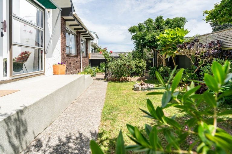 Photo of property in 42 Weka Street, Miramar, Wellington, 6022