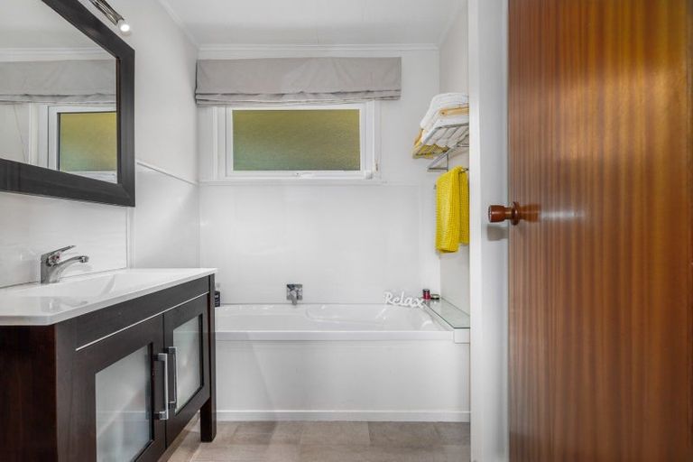 Photo of property in 19 Forth Place, Papakowhai, Porirua, 5024