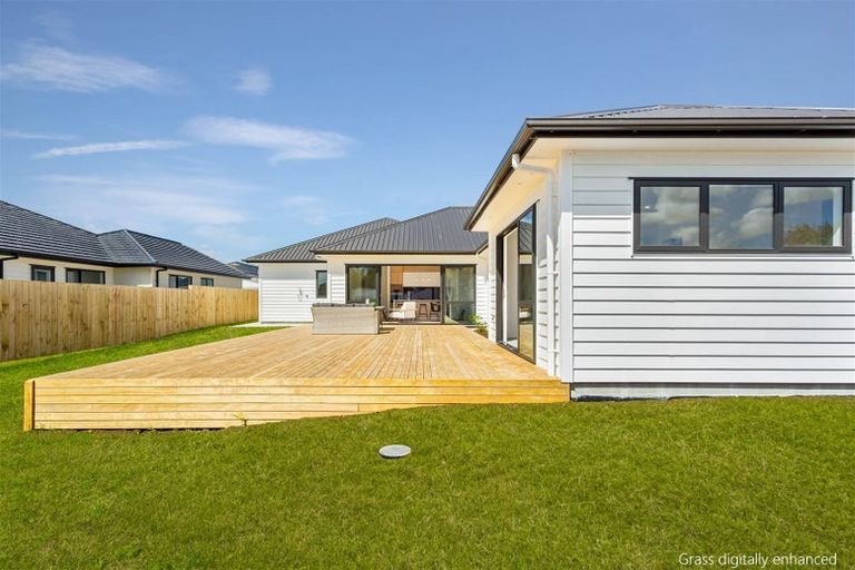 Photo of property in 10 Cutfield Lane, Kumeu, 0810