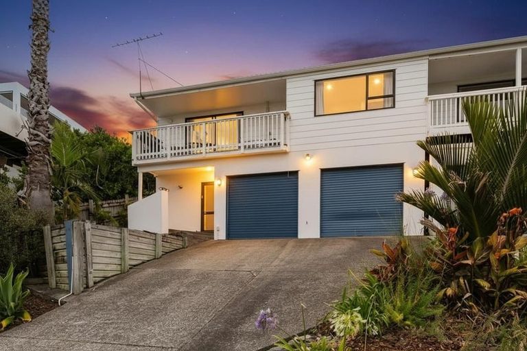 Photo of property in 17 Merehai Place, Snells Beach, 0920