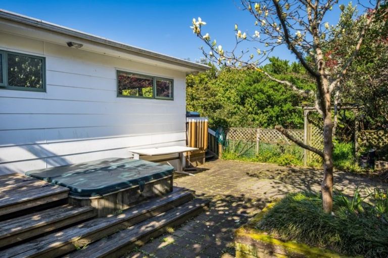 Photo of property in 16b Mawhare Street, Titahi Bay, Porirua, 5022