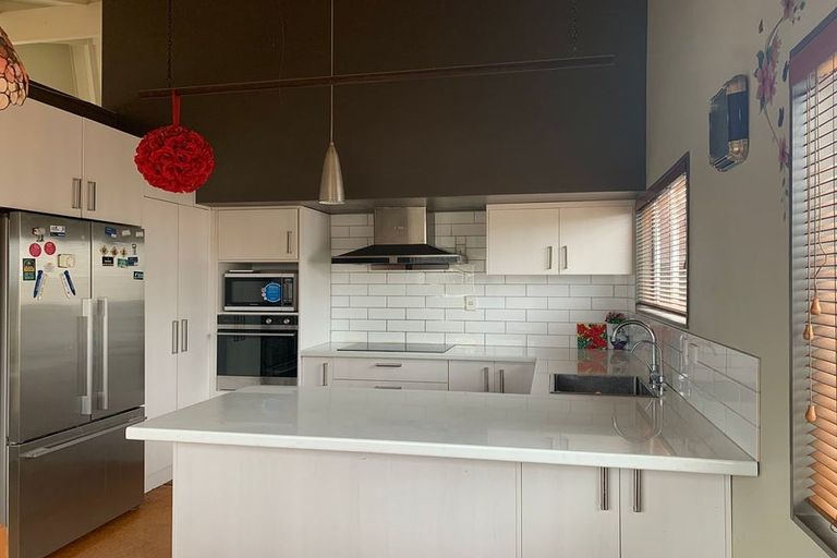 Photo of property in 136 Prince Regent Drive, Half Moon Bay, Auckland, 2012