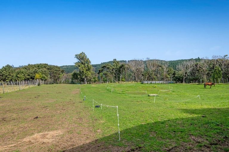 Photo of property in 211 Wilson Road, South Head, Helensville, 0874