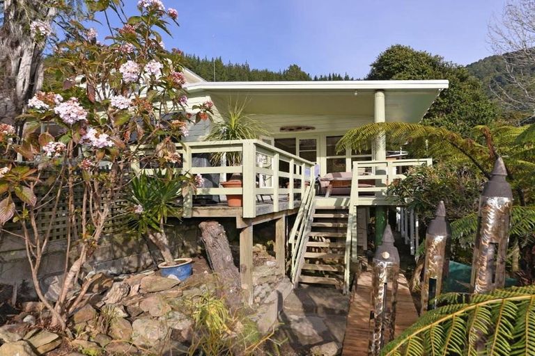 Photo of property in 699 Queen Charlotte Drive, Havelock, Picton, 7281