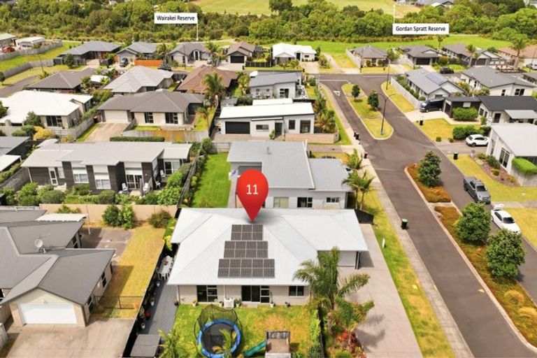 Photo of property in 11 Coutts Street, Papamoa Beach, Papamoa, 3118
