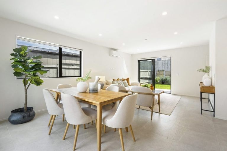 Photo of property in 55 Parkmore Drive, Rosehill, Papakura, 2113