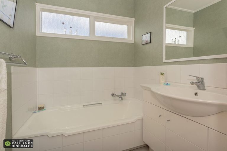 Photo of property in 11 Carlton Crescent, Te Kamo, Whangarei, 0112