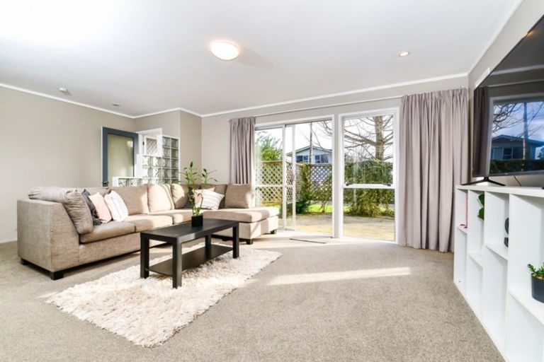 Photo of property in 2 Montana Place, Dinsdale, Hamilton, 3204