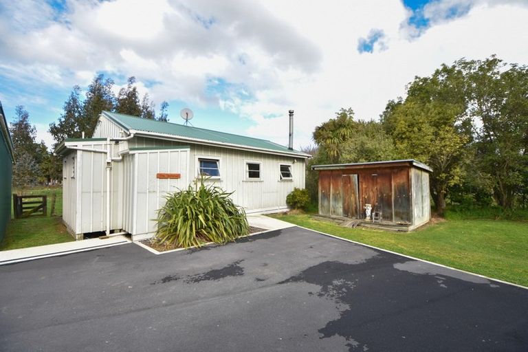 Photo of property in 65a Connollys Line, Carterton, 5713