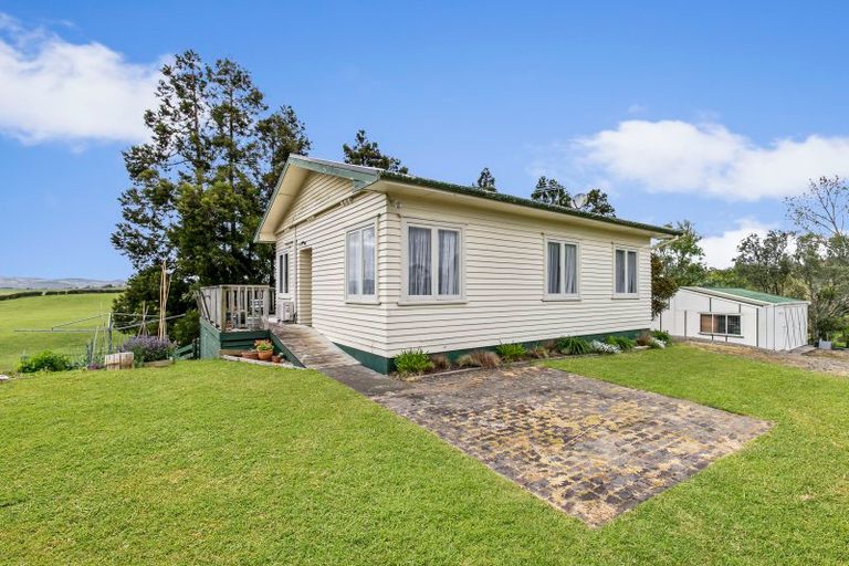 Photo of property in 33 Needham Road, Paerata, Drury, 2578