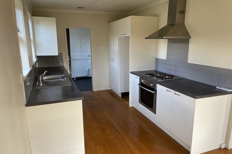 Photo of property in 17 Blacklock Avenue, Henderson, Auckland, 0612