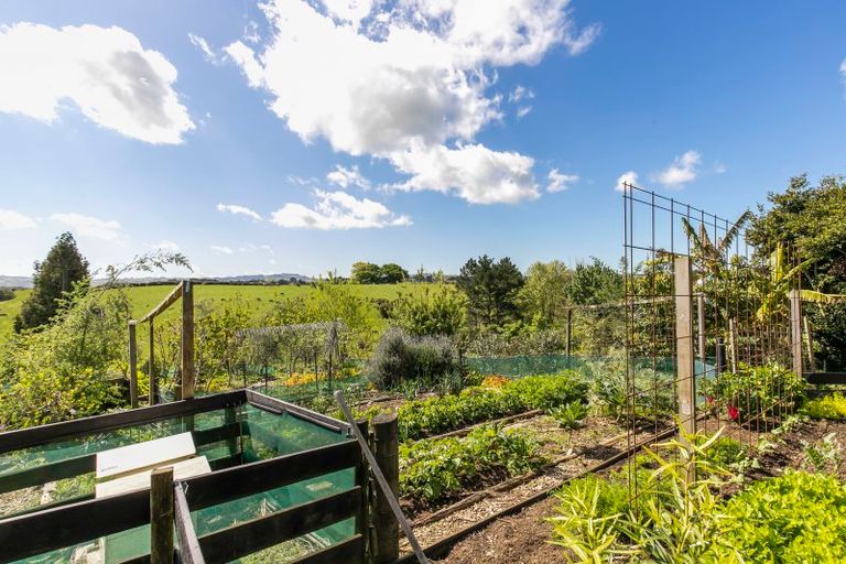 Photo of property in 33 Needham Road, Paerata, Drury, 2578