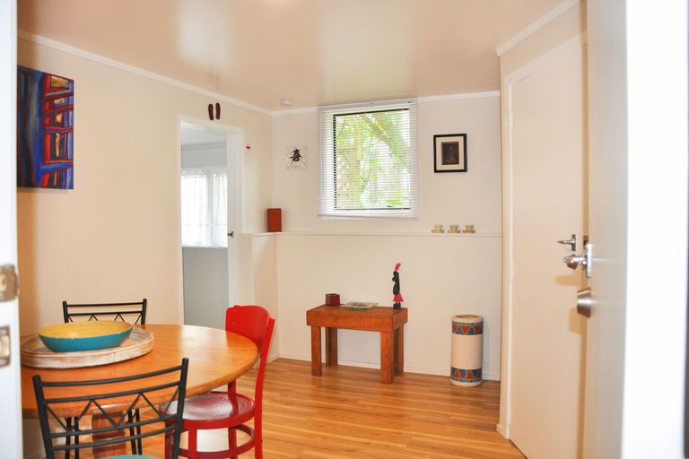 Photo of property in 8 Hillside Crescent, Leigh, 0985