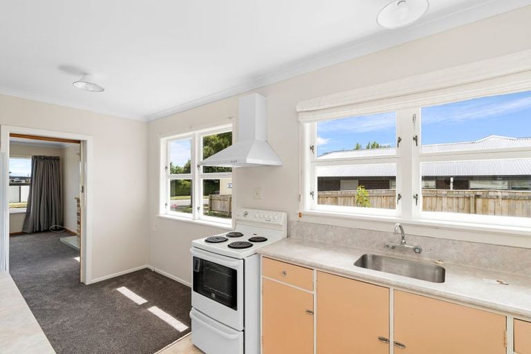 Photo of property in 34 Queenwood Road, Levin, 5510