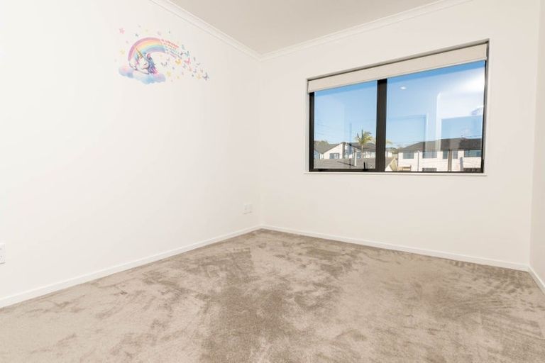Photo of property in 5/7 Glen Road, Ranui, Auckland, 0612