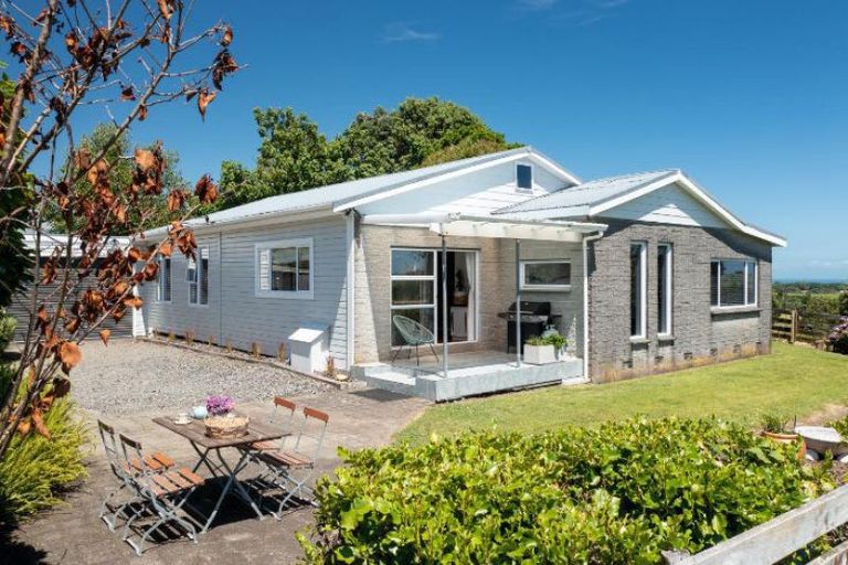 Photo of property in 826 Mokau Road, Mimi, Urenui, 4377