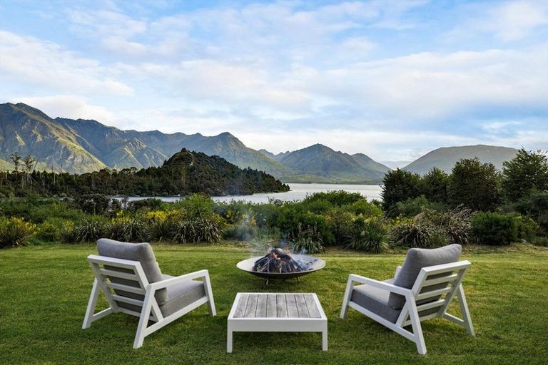 Photo of property in 4 Fishermans Lane, Mount Creighton, Queenstown, 9371