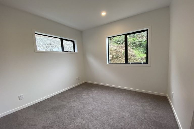 Photo of property in 52 Tiketike Way, Brooklyn, Wellington, 6021