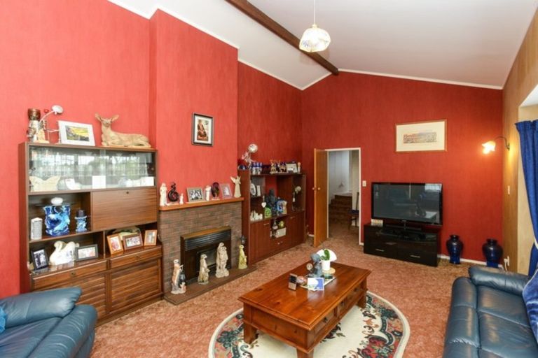 Photo of property in 10 Watts Road, Waipawa, 4210