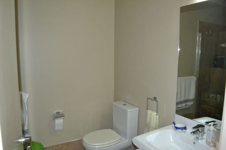 Photo of property in 10/11 Carlos Drive, Flat Bush, Auckland, 2016