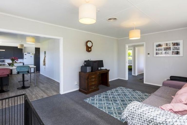 Photo of property in 51 Blueberry Grove, Timberlea, Upper Hutt, 5018
