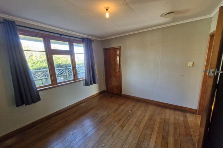 Photo of property in 115 Seaview Road, Westown, New Plymouth, 4310