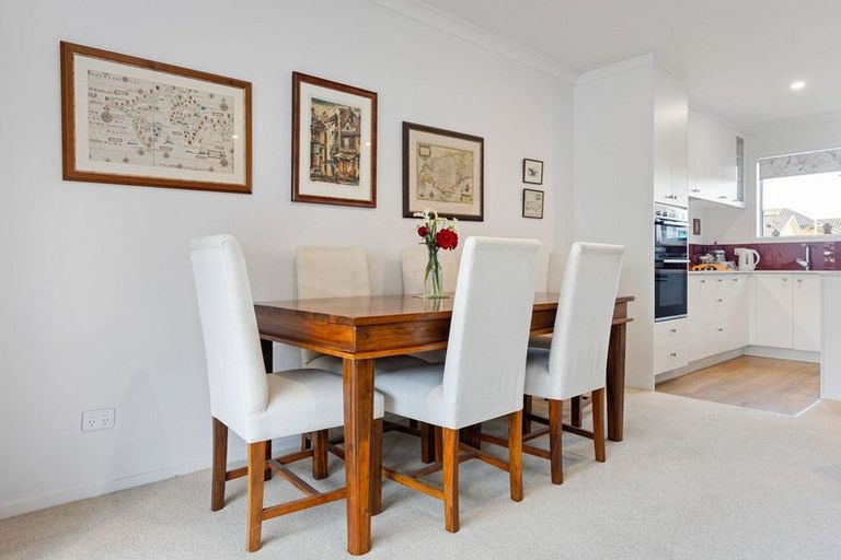 Photo of property in 22 Ruge Court, Cambridge, 3434