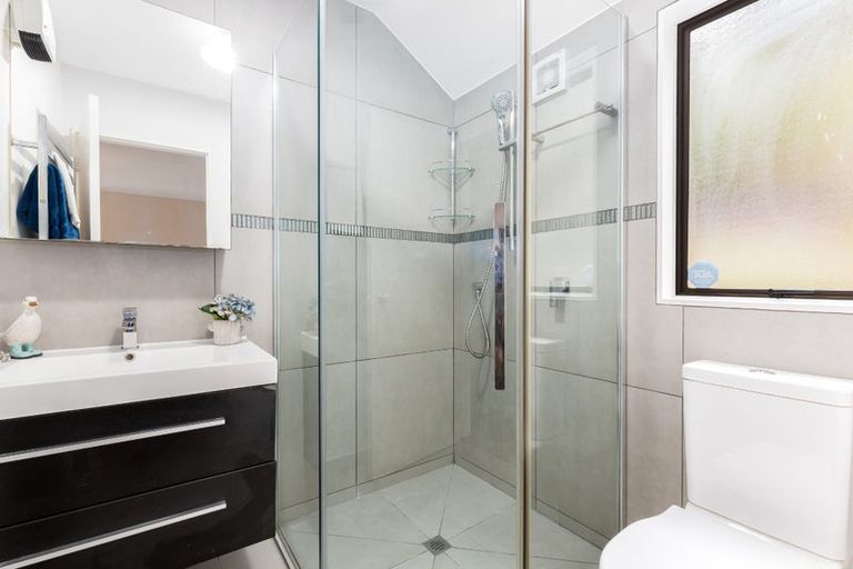 Photo of property in 5 Furneaux Grove, Whitby, Porirua, 5024