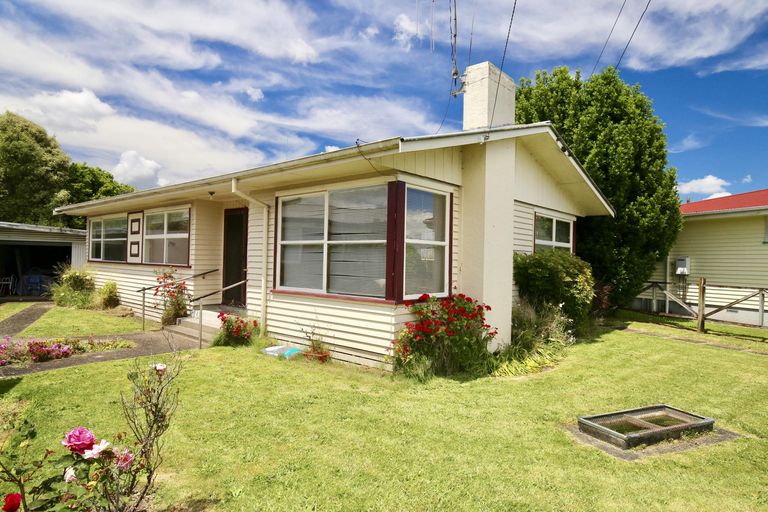 Photo of property in 74 Lewis Street, Glenview, Hamilton, 3206