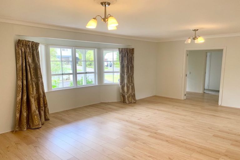 Photo of property in 44 Merriefield Avenue, Forrest Hill, Auckland, 0620