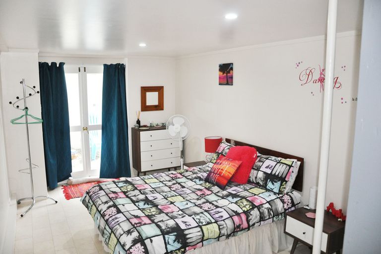 Photo of property in 8 Hillside Crescent, Leigh, 0985