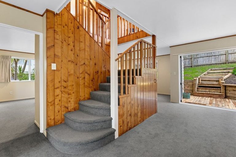 Photo of property in 2/56 Lavery Place, Sunnynook, Auckland, 0632