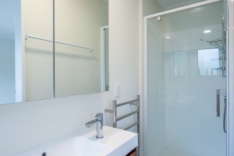 Photo of property in 4 Graham Grove, Waikanae, 5036