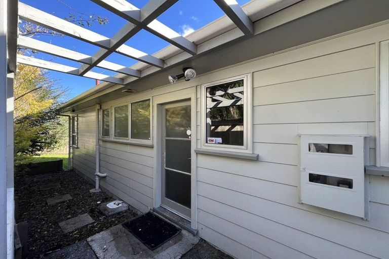 Photo of property in 13 Adam Sunde Place, Glen Eden, Auckland, 0602