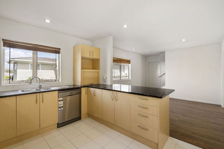 Photo of property in 16a Becroft Drive, Forrest Hill, Auckland, 0620